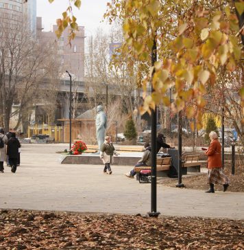 Председатель новосибирского заксобрания готов поработать в «Бугаков-парке» агрономом