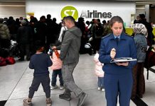 Массовую отмену и задержку самолётов в Новосибирске проверяет транспортная прокуратура