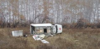 Названа причина опрокидывания скорой помощи, вёзшей роженицу под Новосибирском