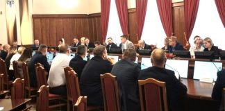 Никто не смог внести поправок в законопроект о повышении транспортного налога