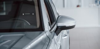 В Новосибирске брошенный хозяином автомобиль признали городским имуществом