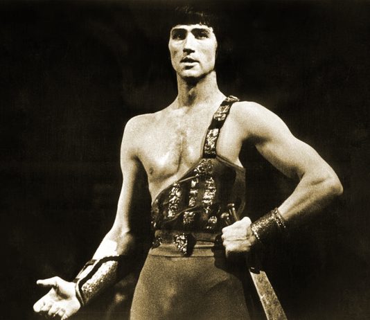 Александр Балабанов. 80 лет балетному Спартаку XX века