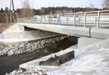 В Новосибирске запустили движение по мосту через Ельцовку-2 на Сухарной