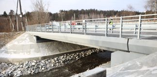 В Новосибирске запустили движение по мосту через Ельцовку-2 на Сухарной