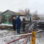 Девочка выносила детей из огня: что известно о пожаре под Новосибирском