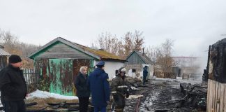 Девочка выносила детей из огня: Что известно о пожаре под Новосибирском