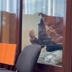 Обвиняемый в попытке изнасилования новосибирец заявил, что перепутал жертву с женой