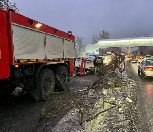 Снёс ограждение, вылетел на встречку: 20-летний новосибирец устроил смертельное ДТП