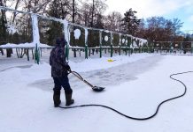 В Новосибирске откроют три катка и 40 хоккейных коробок