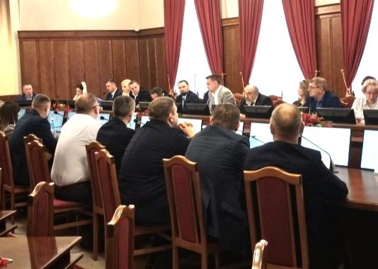 Никто не смог внести поправок в законопроект о повышении транспортного налога