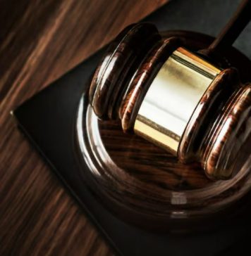 Новосибирский суд арестовал восемь подростков за попытку диверсии