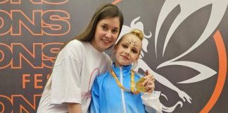 Четвероклассница из Новосибирска стала чемпионкой мира по воздушной гимнастике на полотнах