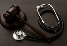 За бездействие, убившее пациента, в НСО будут судить хирурга и медсестру