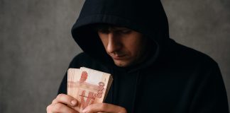 Новосибирца приговорили к колонии за обналичивание миллионов