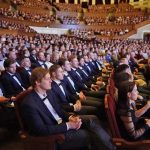 Сборная России по хоккею прикоснулось к искусству в новосибирском НОВАТе