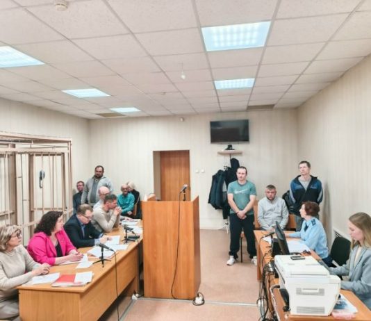 Семерых жителей Новосибирской области, включая экс-полицейского, наказали за незаконную охоту