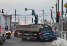 Массовое ДТП в Новосибирске: три фуры и несколько легковушек перекрыли движение