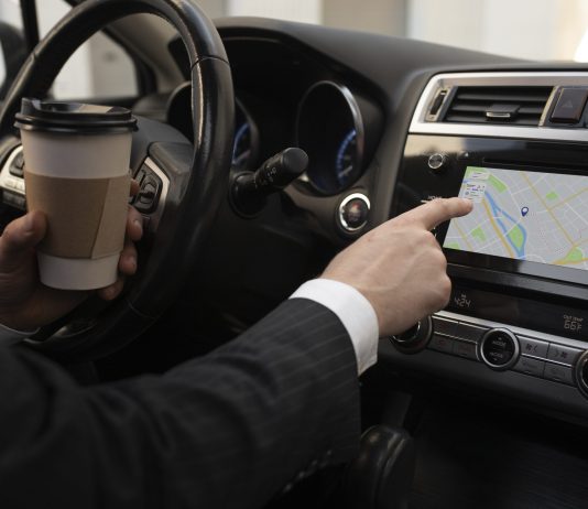 Ощущение дома на колесах: Как машина становится личным пространством в мире перемен