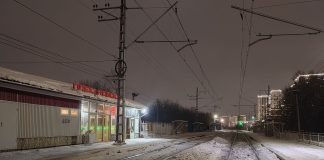 Под колёсами электропоезда в Новосибирске погибла 37-летняя женщина