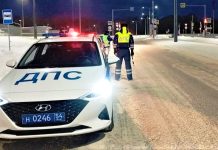 Новосибирские полицейские разогнали дрифтеров у гипермаркета «Лента»