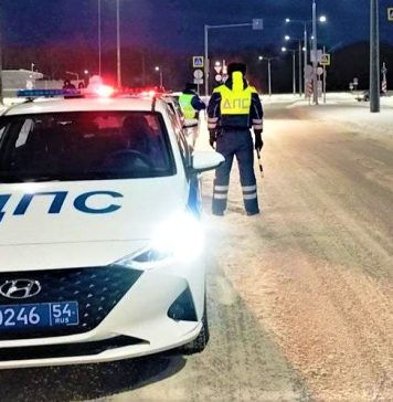 Новосибирские полицейские разогнали дрифтеров у гипермаркета «Лента»