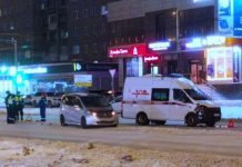 Скорая помощь попала в ДТП на улице Бориса Богаткова в Новосибирске