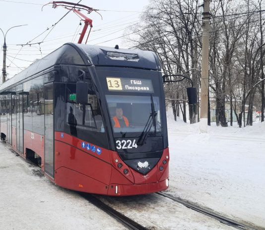 Доход водителей трамваев в Новосибирске может превышать 110 тысяч рублей