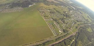 Новосибирский аэродром «Мочище» заставляют снести забор, который никому не мешает