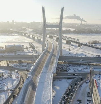 Новосибирский Центральный мост втягивают в геополитическое противостояние России и Запада