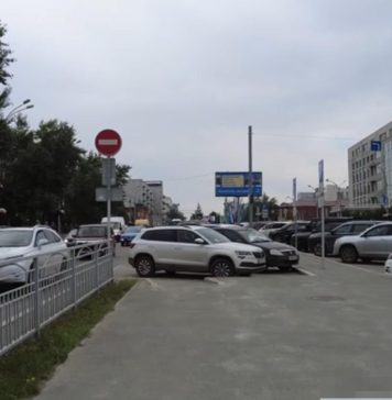 «Либо штраф, либо оплата»: На новосибирских парковках научились ловить 100% неплательщиков