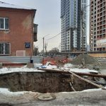 Коммунальщиков, оставляющих разрытия в Новосибирске, пообещали «научить рублём»