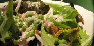 Опасность новогодних салатов раскрыл новосибирский Роспотребнадзор