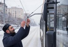 Сокращенные из-за оттока мигрантов троллейбусы в Новосибирске заместят маршрутками