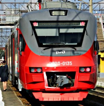 Поломка снегоочистителя могла стать причиной масштабной задержки электричек