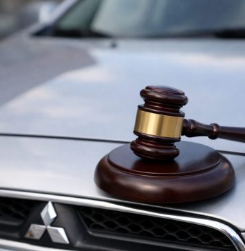 Продала автомобиль и заявила о хищении: Жительницу Новосибирска осудили за обман