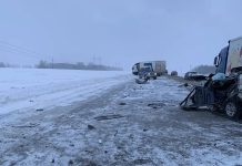 Женщина погибла под Новосибирском в ДТП с двумя грузовиками