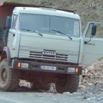 Новосибирец с фальшивыми водительскими правами разъезжал на КамАЗе