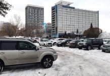 Бюджет Новосибирска заработал на платных парковках за год 65,4 миллиона рублей