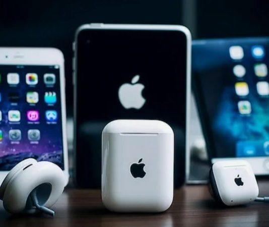 Ввоз в Россию двух Iphone и 18 AirPods признали угрозой экономике