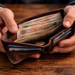 Каждый новосибирец в 2025 году оставил в магазинах около полумиллиона рублей