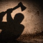 В Новосибирске задержали пенсионера, подозреваемого в убийстве приятеля топором