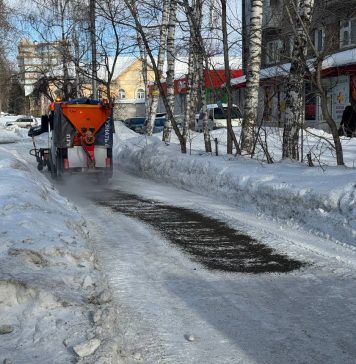 С опасных тротуаров в Новосибирске потребовали убрать лёд в ближайшие дни