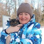 «Пришлось вскрывать сцену»: в Центральном парке Новосибирска пять часов спасали кошку