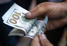 Новосибирца осудили за производство и сбыт долларов США