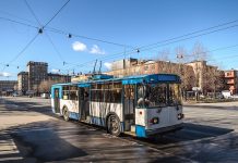 Новосибирец через два года отсудил компенсацию за упавшие на автомобиль провода