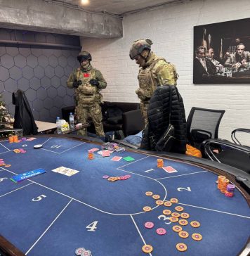 Нелегальный покерный клуб в Новосибирске ликвидировали полицейские