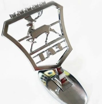 Автозавод наказал новосибирского продавца за контрафактные эмблемы на капот «ГАЗ»