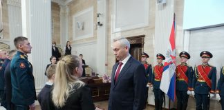 «Праздник снова стал всенародным»: Губернатор поздравил новосибирцев с Днем защитника Отечества