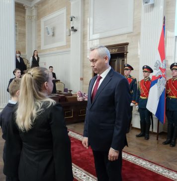 «Праздник снова стал всенародным»: Губернатор поздравил новосибирцев с Днем защитника Отечества