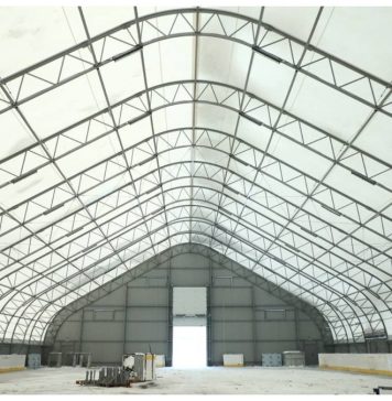 Оборудование хоккейной коробки за 12 млн два года пылилось на складе